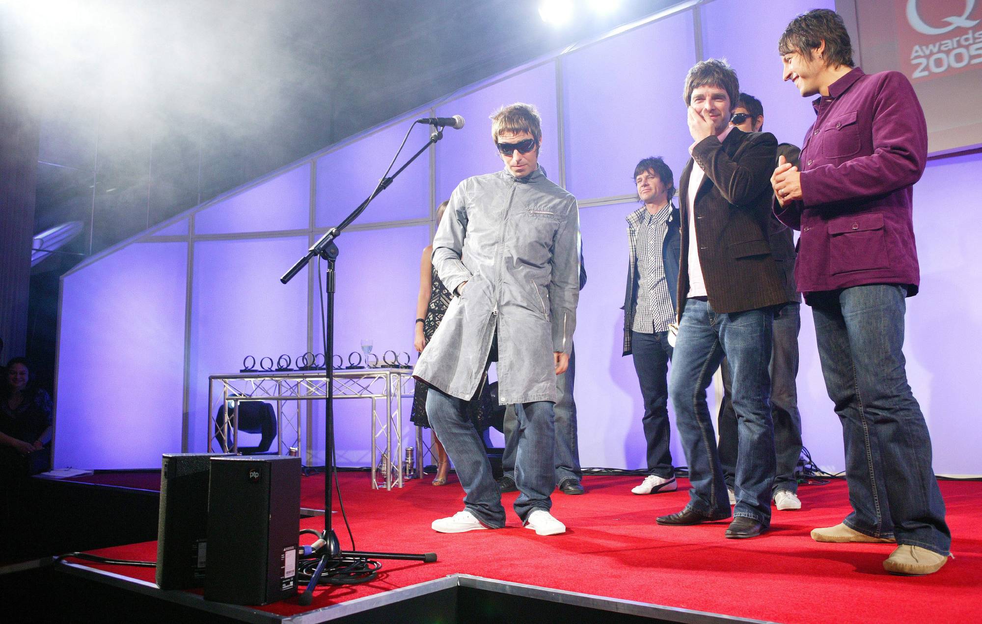 Zak Starkey med Oasis ved 2005 Q Awards (foto af Mick Hutson/Redferns)