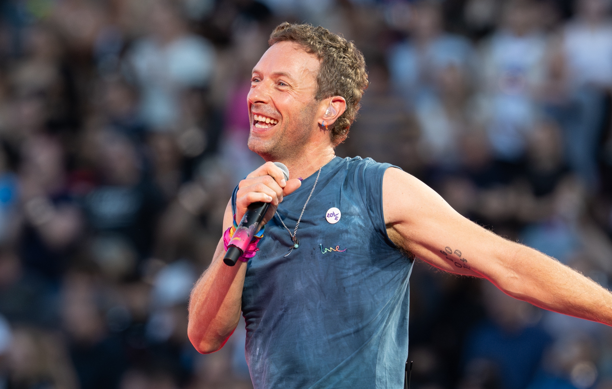Se Coldplay Play 'Sound of Sound' fuldt ud som band for første gang siden 2016