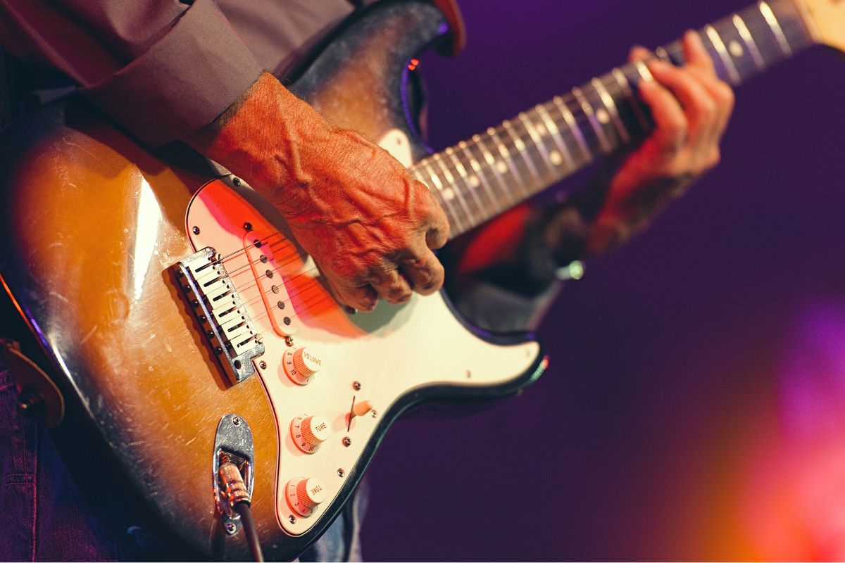 Ex-guitarrista do Death compara jazz