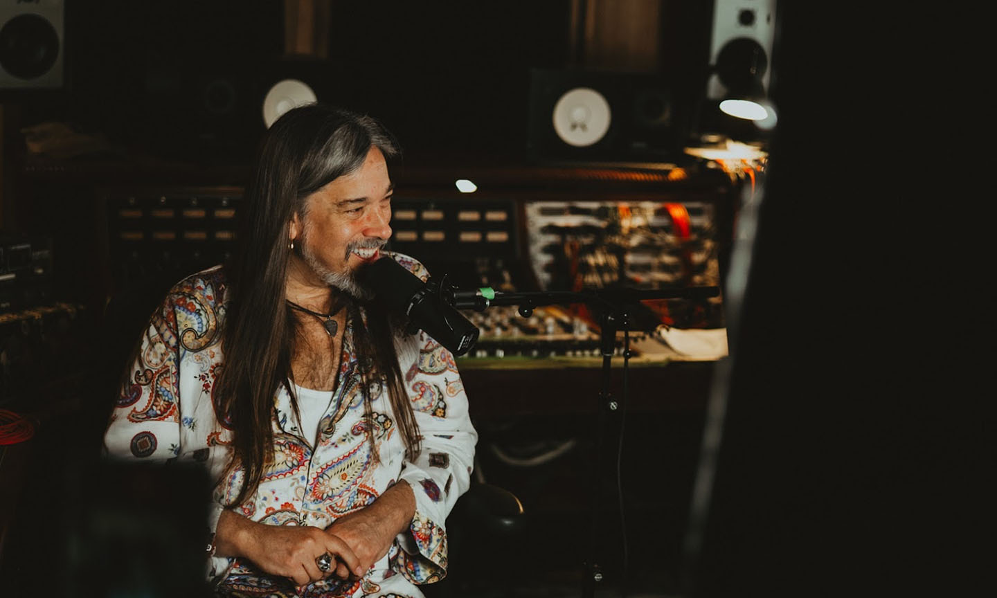 Lær hvordan du spiller den tragisk hips 'New Orleans synker' med guitarist Rob Baker