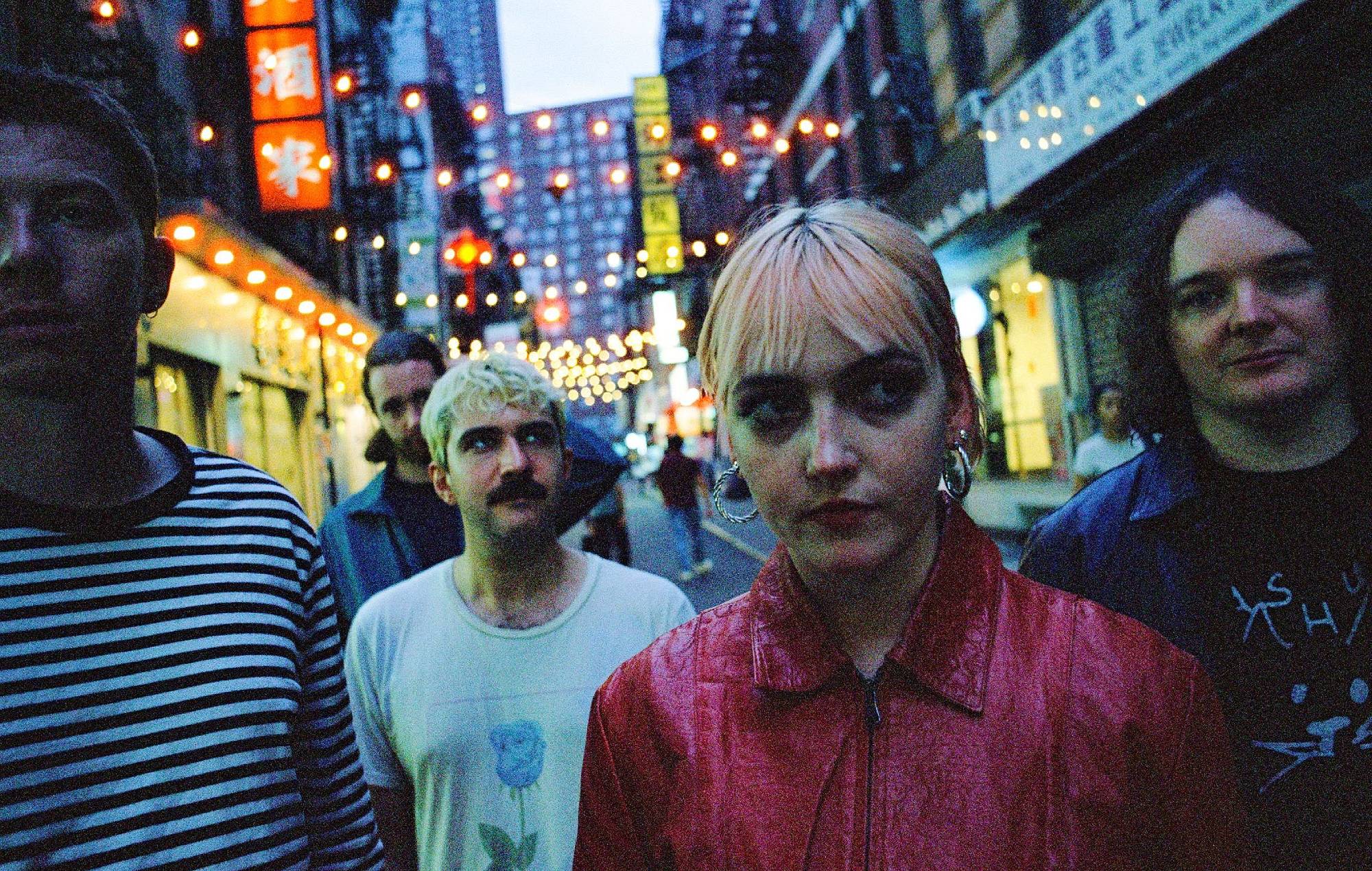 blegning af en sort himmel med herlig støj