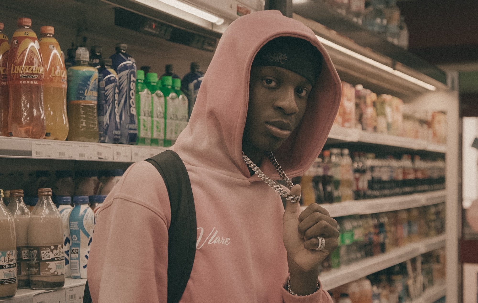 Rapperen Tkandz får det bedste ud af sit øjeblik