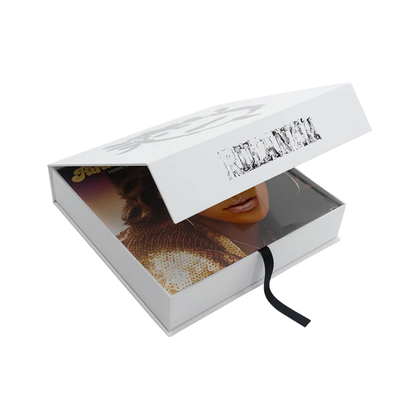Rihanna annoncerer Limited Edition R20 Box Set