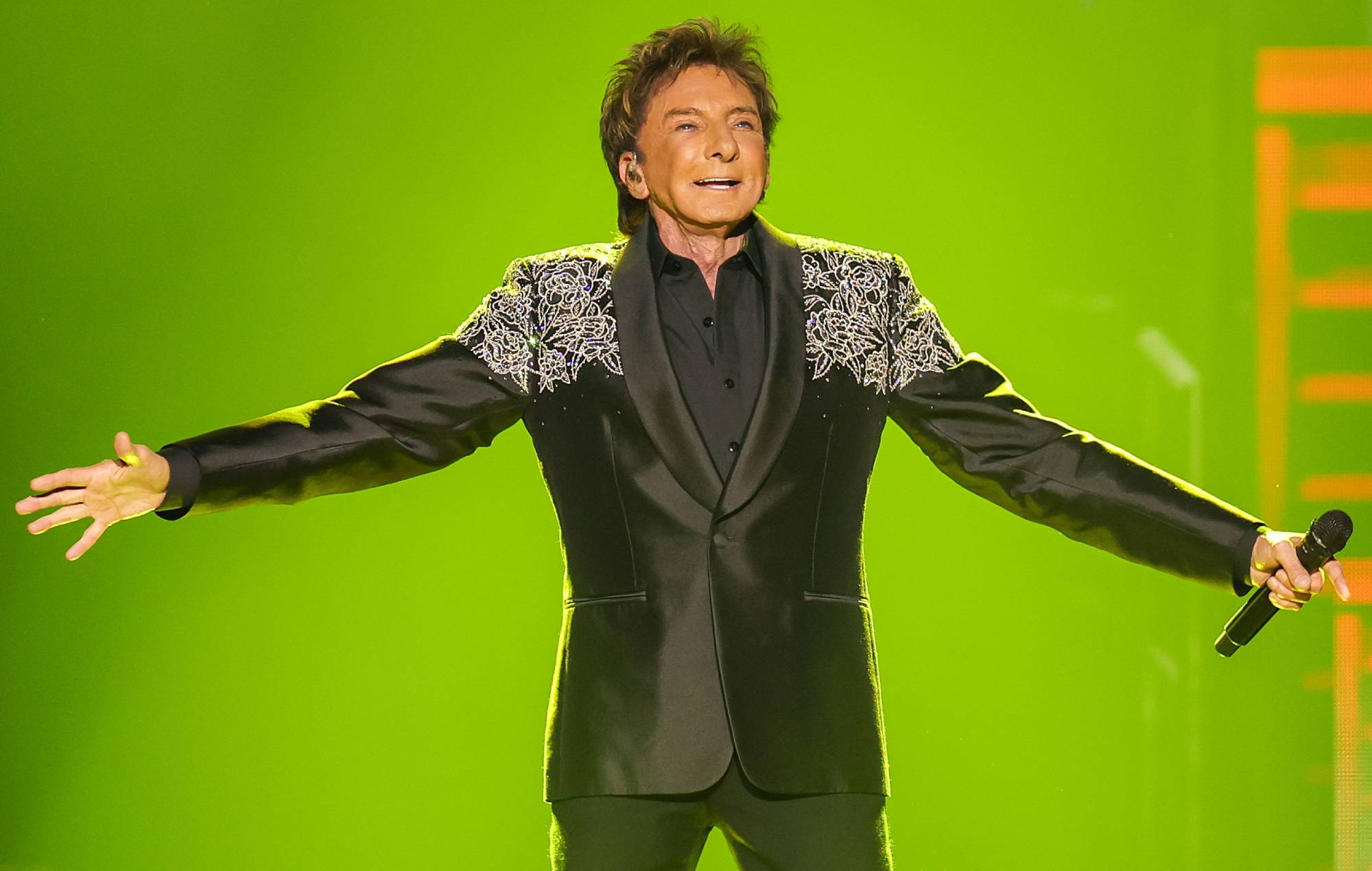Barry Manilow skal opereres for 'kræftplet' på lungen