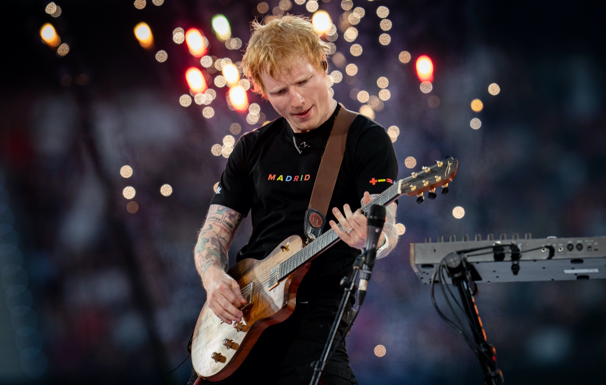 Ed Sheeran beder fans om at "smse i sanganbefalinger" til 2026 'Loop Tour'