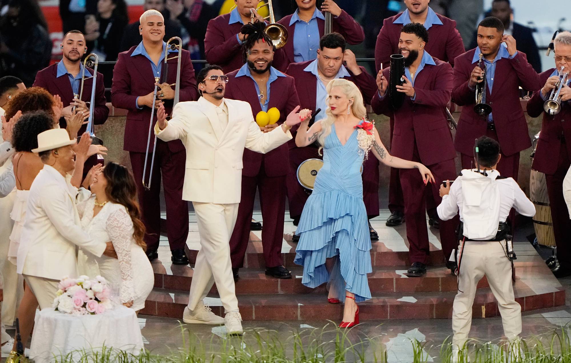 Bad Bunny med Lady Gaga og Ricky Martin i et blændende, historisk halvtidsshow i Super Bowl