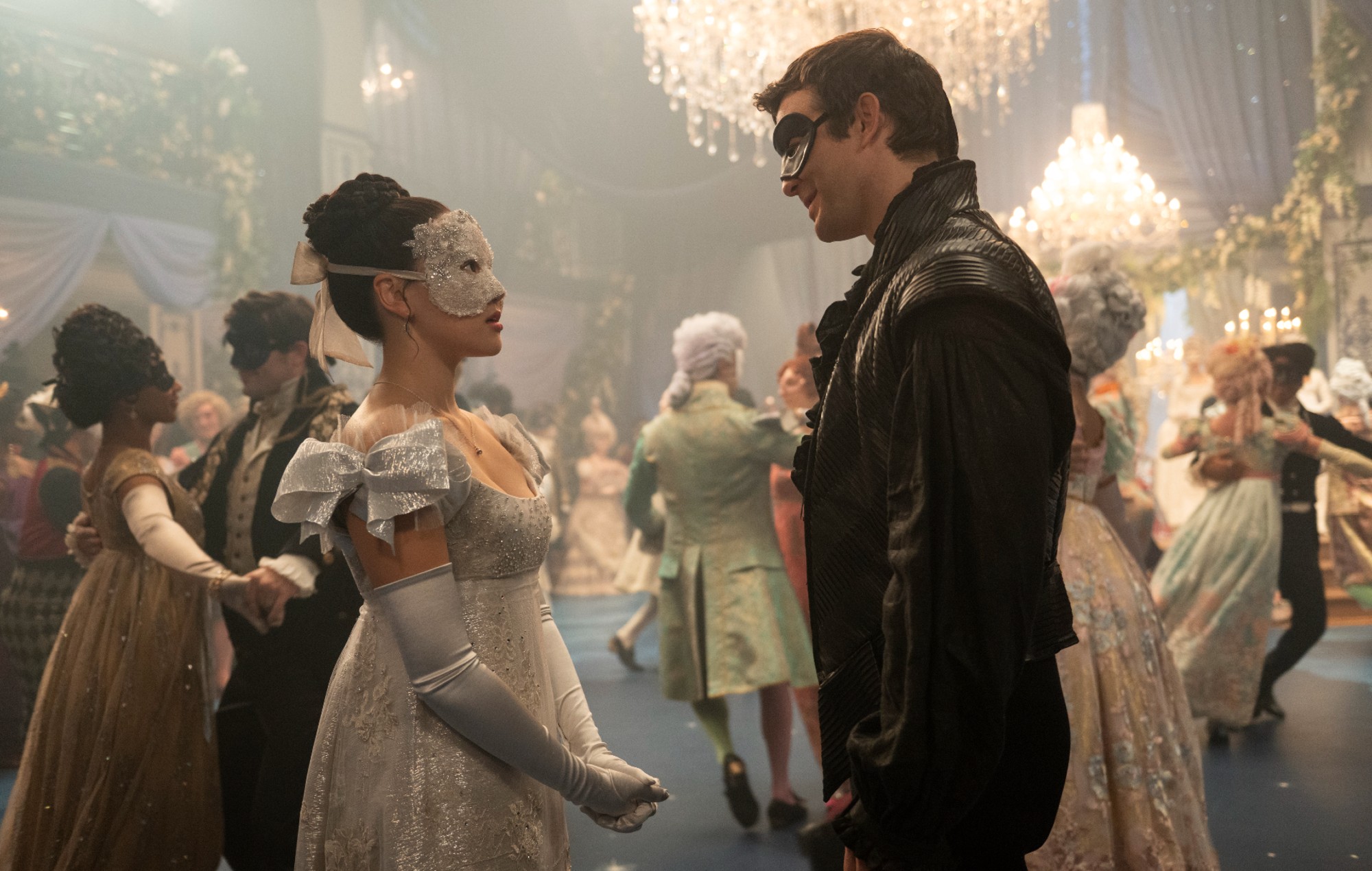 'Bridgerton' sæson fire byder på orkestercovers af Charli XCX, Billie Eilish og mere