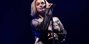 Lyt til Jorja Smiths truende nye single ‘Price Of It All’