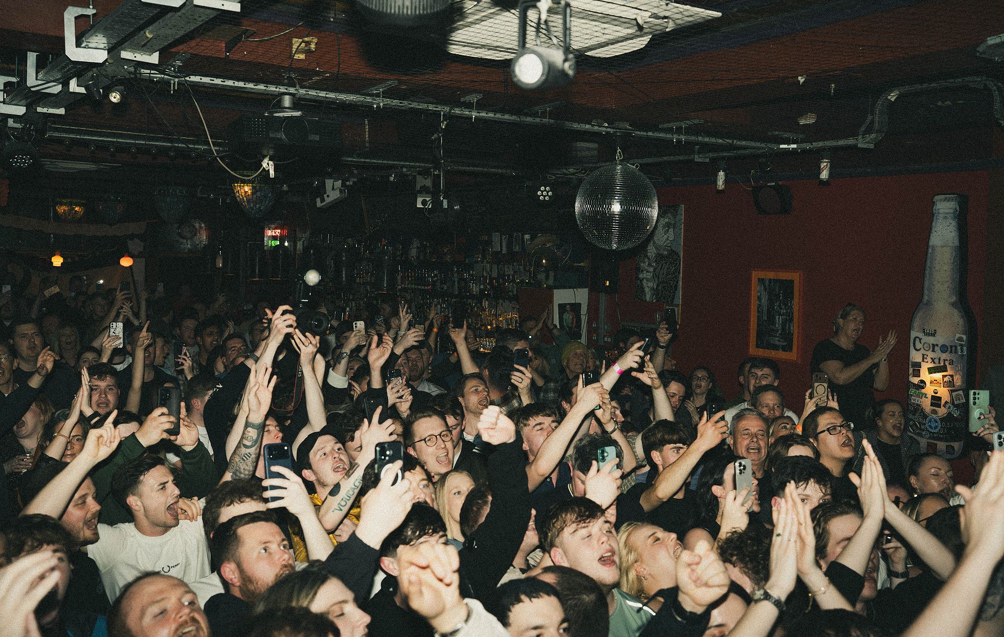 Courteeners live på Night & Day Cafe, Manchester, 2026. Kredit: Night & Day/Olivia Cox