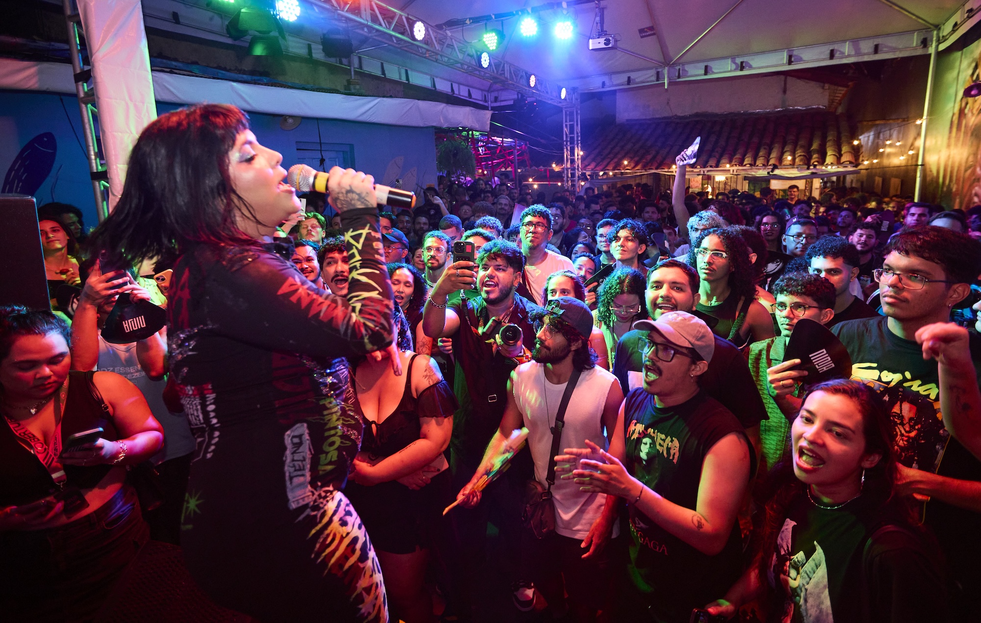 det multinationale, multi-genre søsterskab døbt 'Spice Girls of the Amazon'