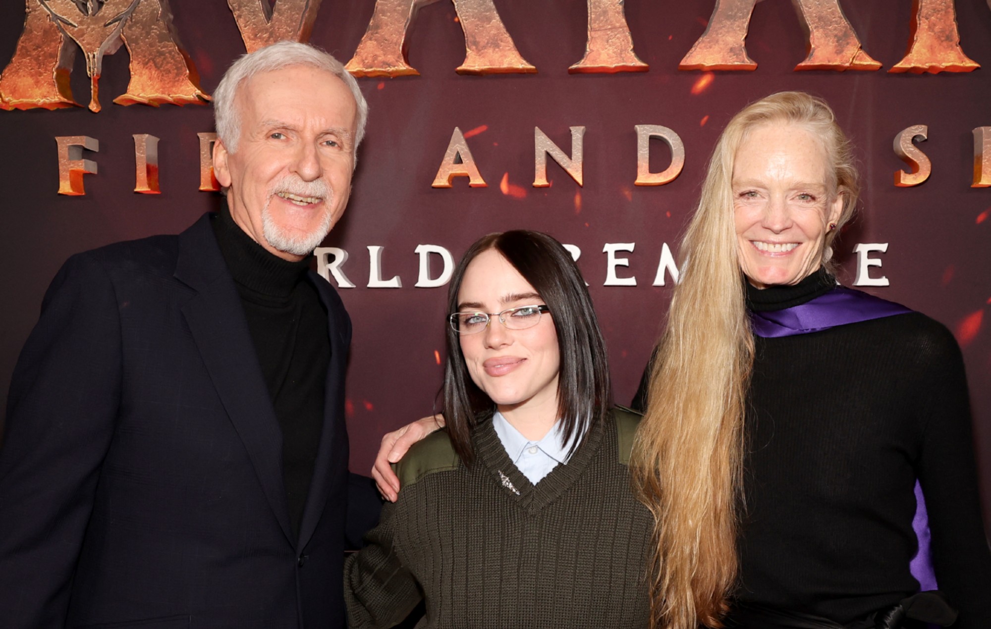 Billie Eilish hænger ud med hvalpe i trailer til koncertfilm instrueret af James Cameron