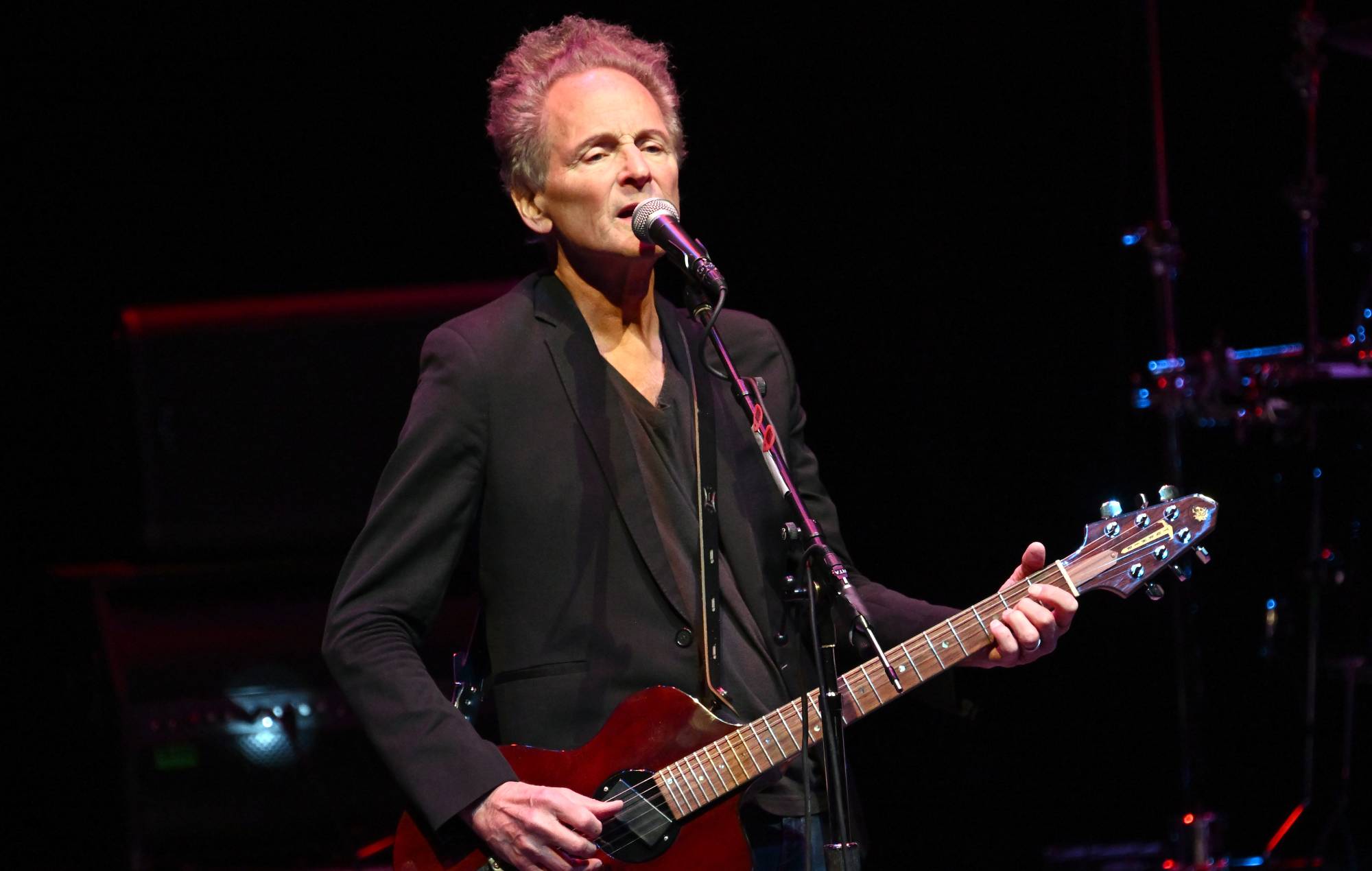 Fleetwood Macs Lindsey Buckingham angrebet af kvinde i Santa Monica, siger politiet