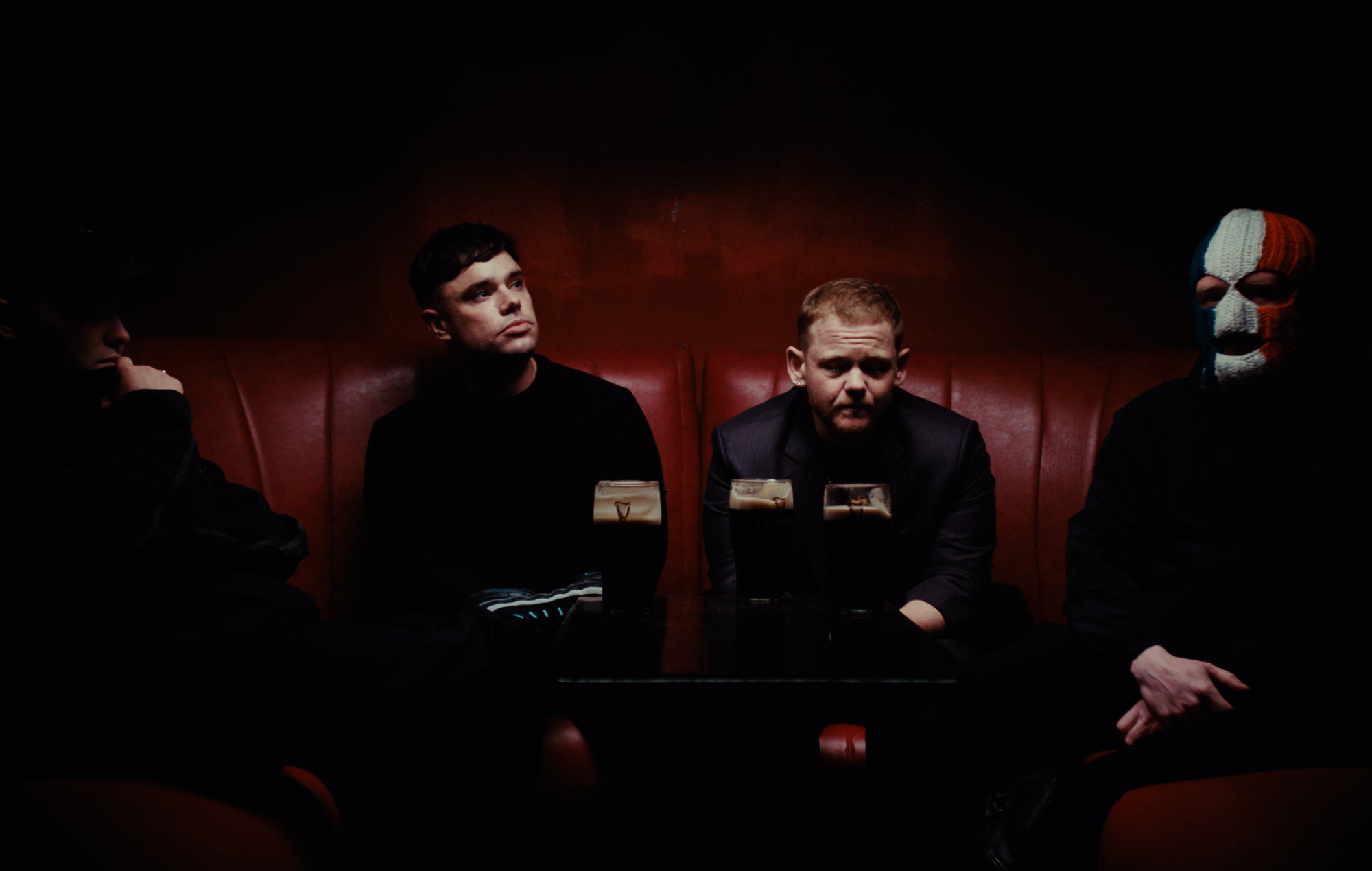 Knæskallen tackler depression, tab og selvmord i bevægende 12-minutters kortfilm til 'Irish Goodbye' med Kae Tempest