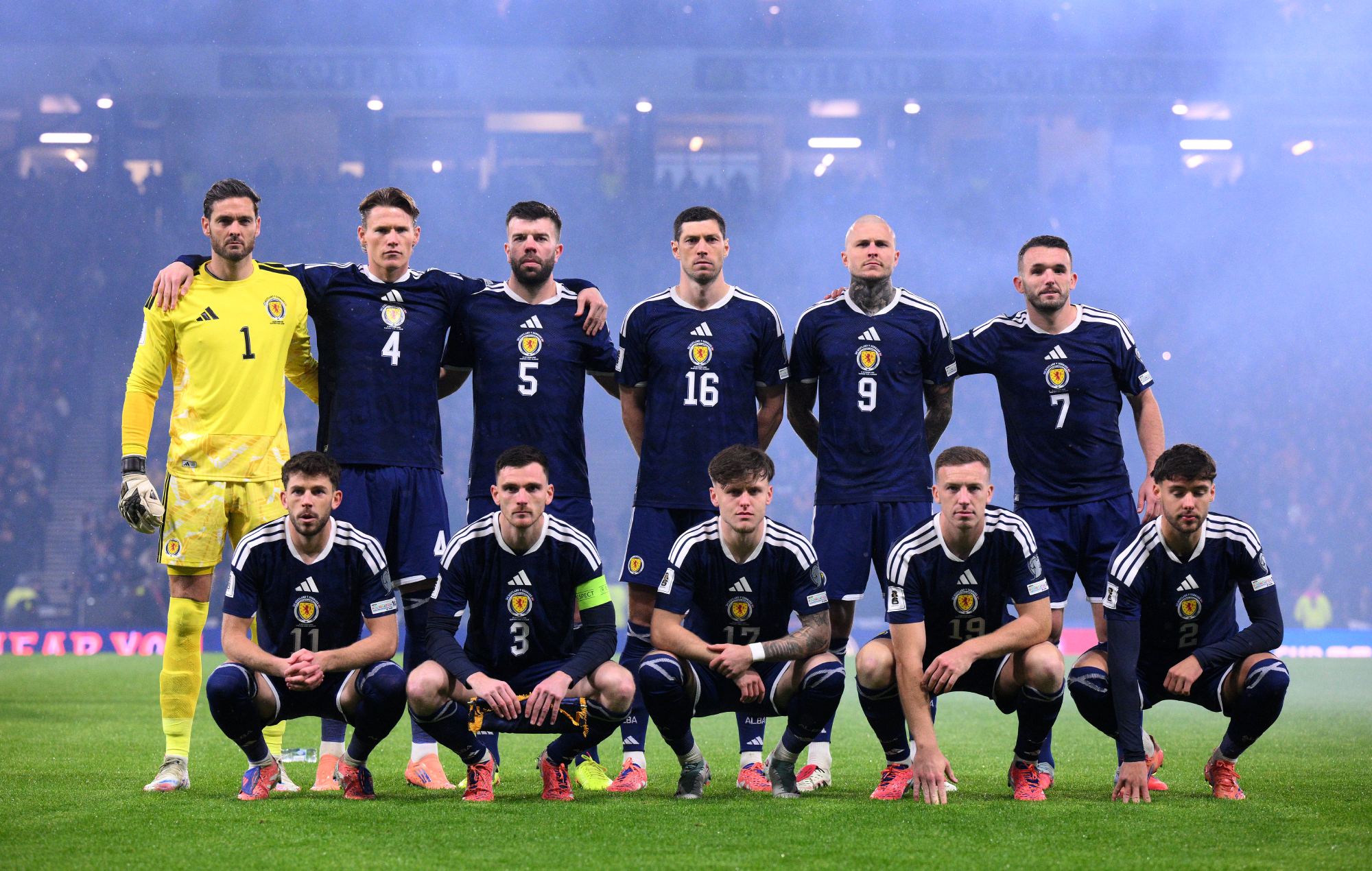 Spillere fra Skotland poserer til et holdfotografi under FIFA World Cup 2026-kvalifikationskampen mellem Skotland og Danmark på Hampden Park den 18. november 2025 i Glasgow, Skotland. (Foto af Ben Roberts - Danehouse/Getty Images)