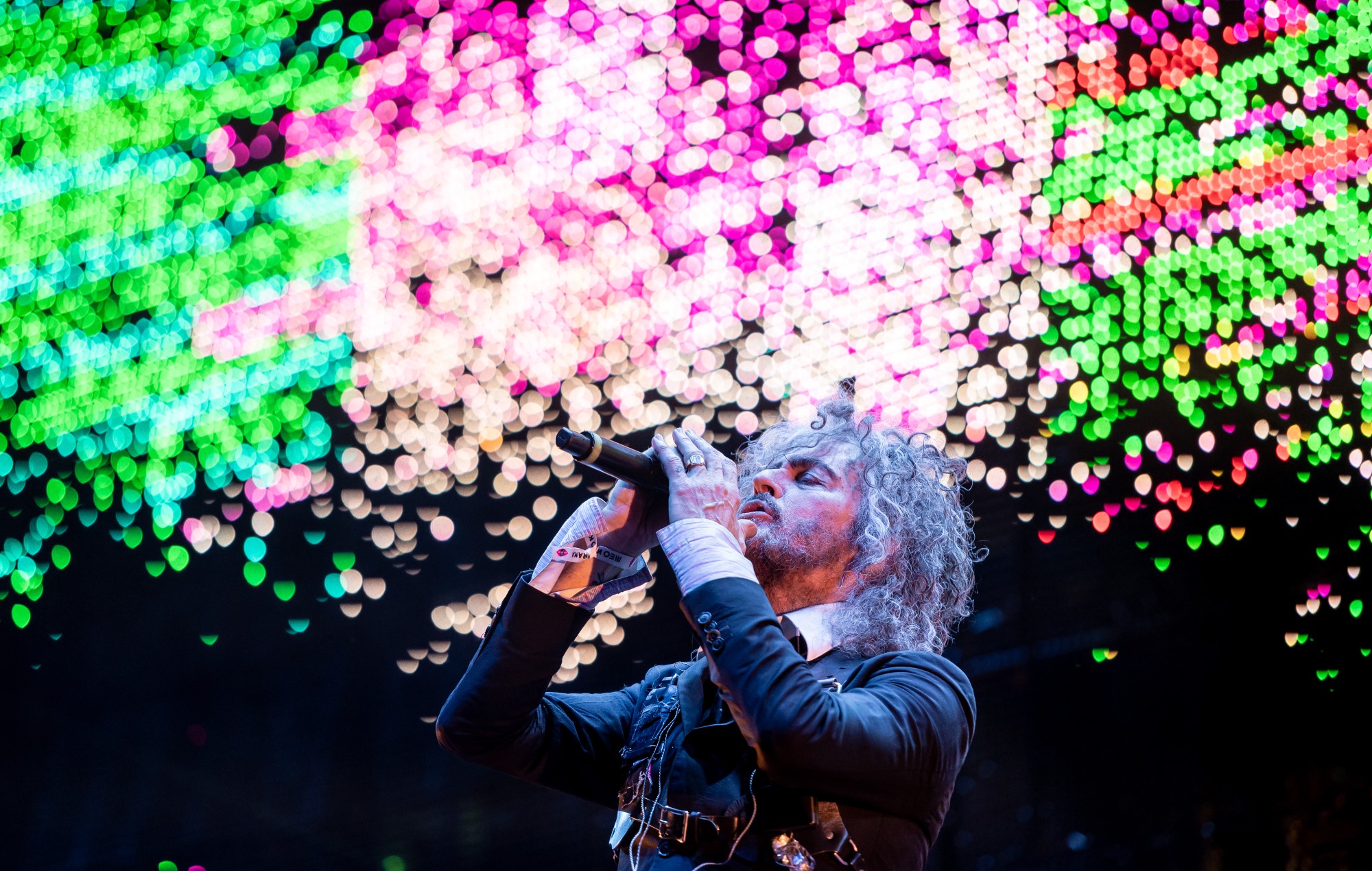 Flaming Lips aflyser showet, da de deler billede af Wayne Coyne indlagt med lungebetændelse