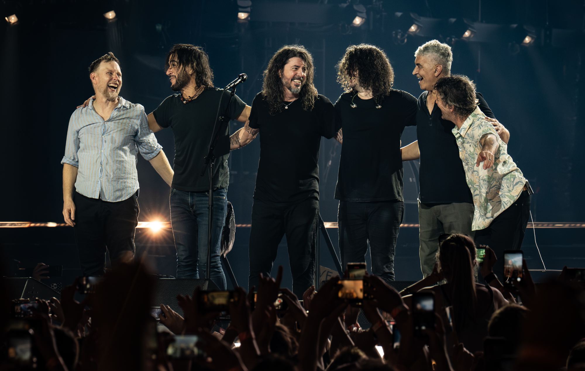 Foo Fighters jammet med Dave Grohls datters kæreste og en mand klædt ud som Mentos i Liverpool