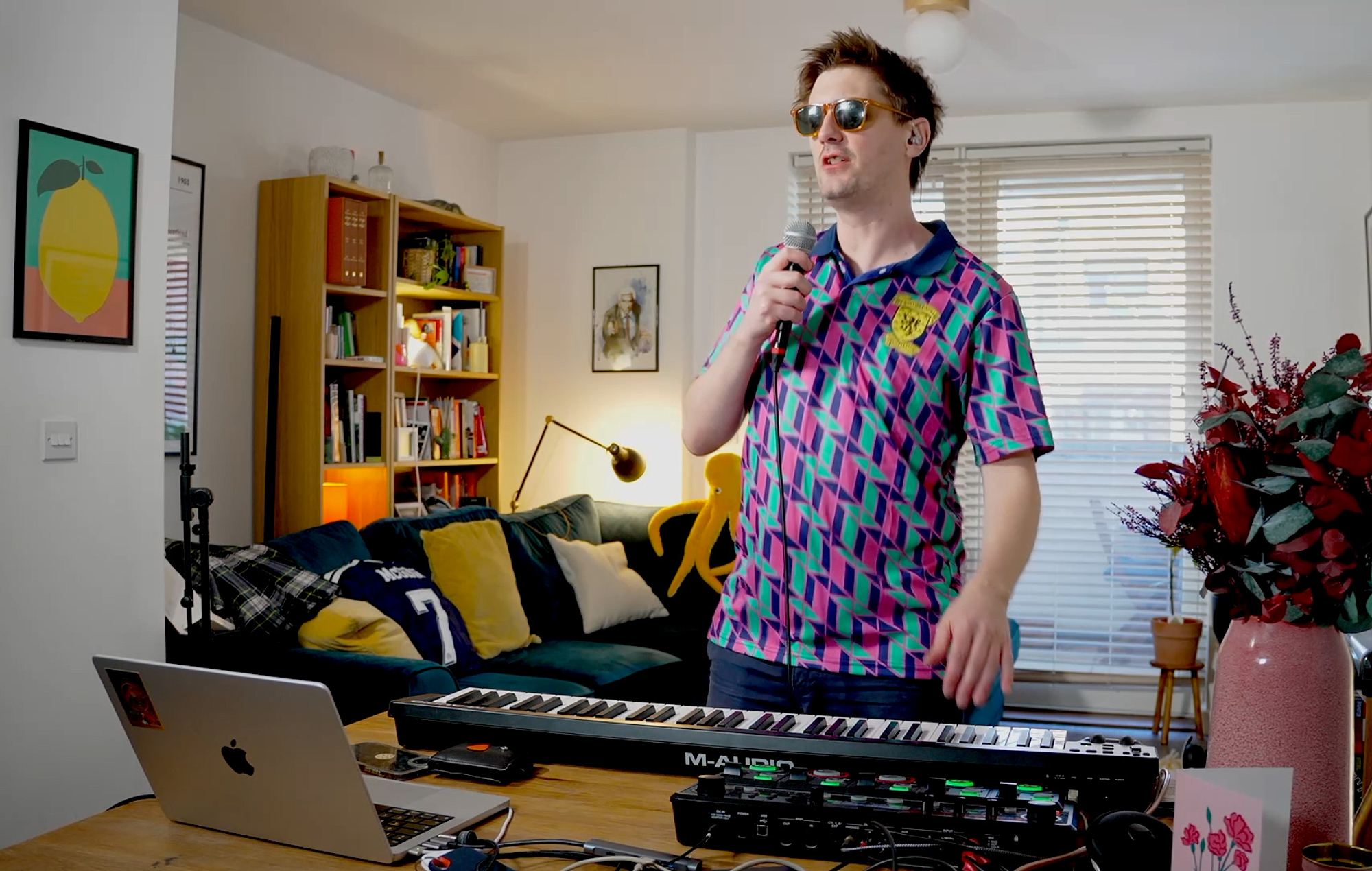 Inde i den virale LCD Soundsystem-agtige 'Very Unofficial Scotland World Cup Song'