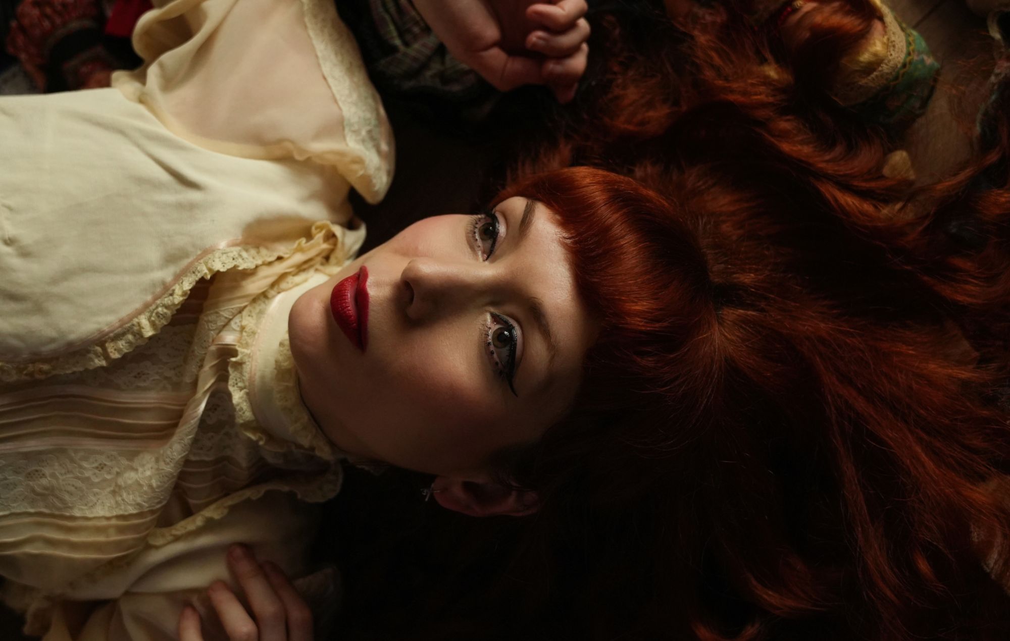 The Anchoress fortæller os om "celebratory queer anthem"-singlen 'Throw Over Your Man' med Manic Street Preachers' James Dean Bradfield