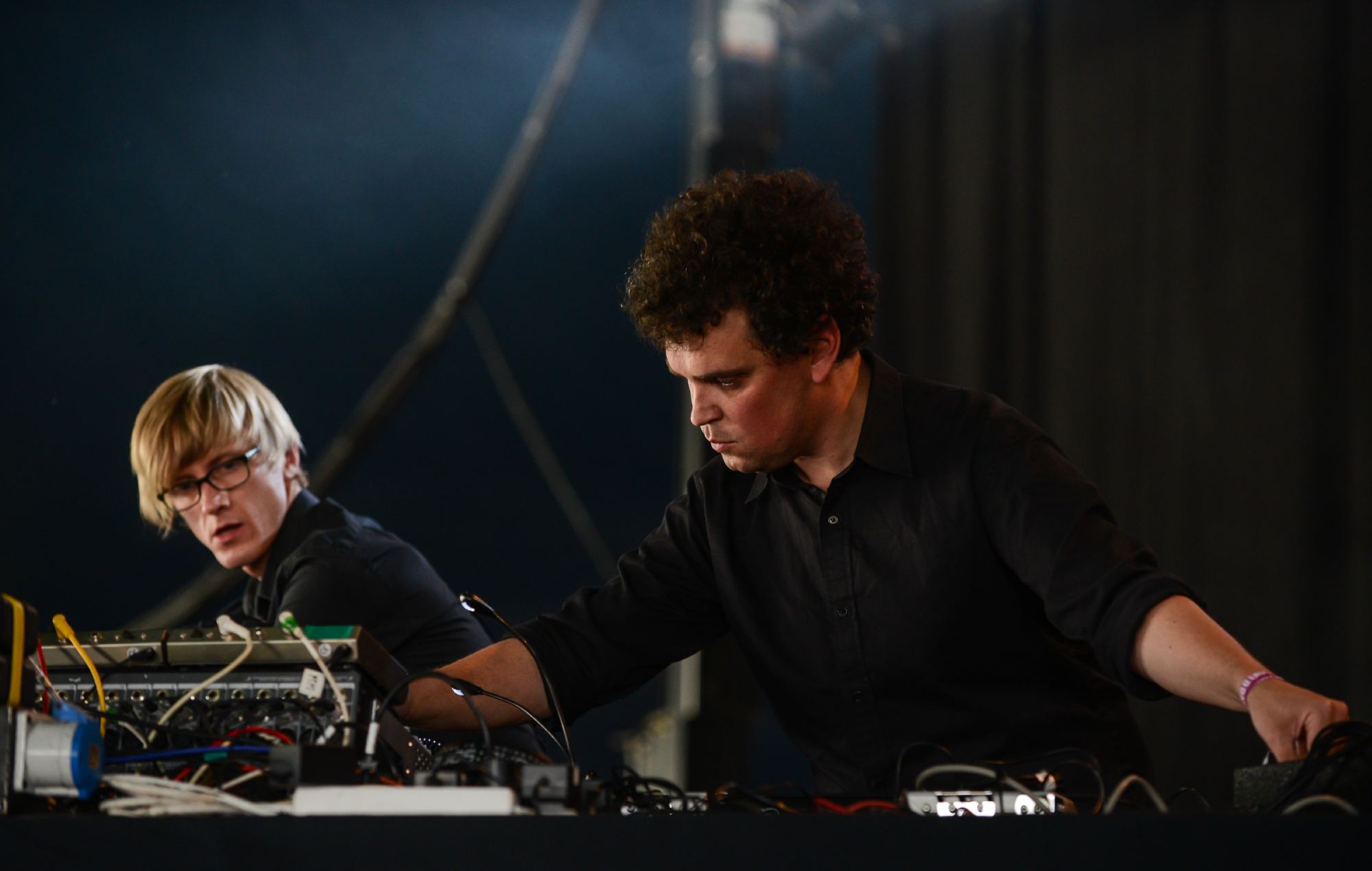 Jas Shaw og James Ford fra Simian Mobile Disco ved Field Day Festival 2014 (Foto af Andy Sheppard/Redferns via Getty Images)