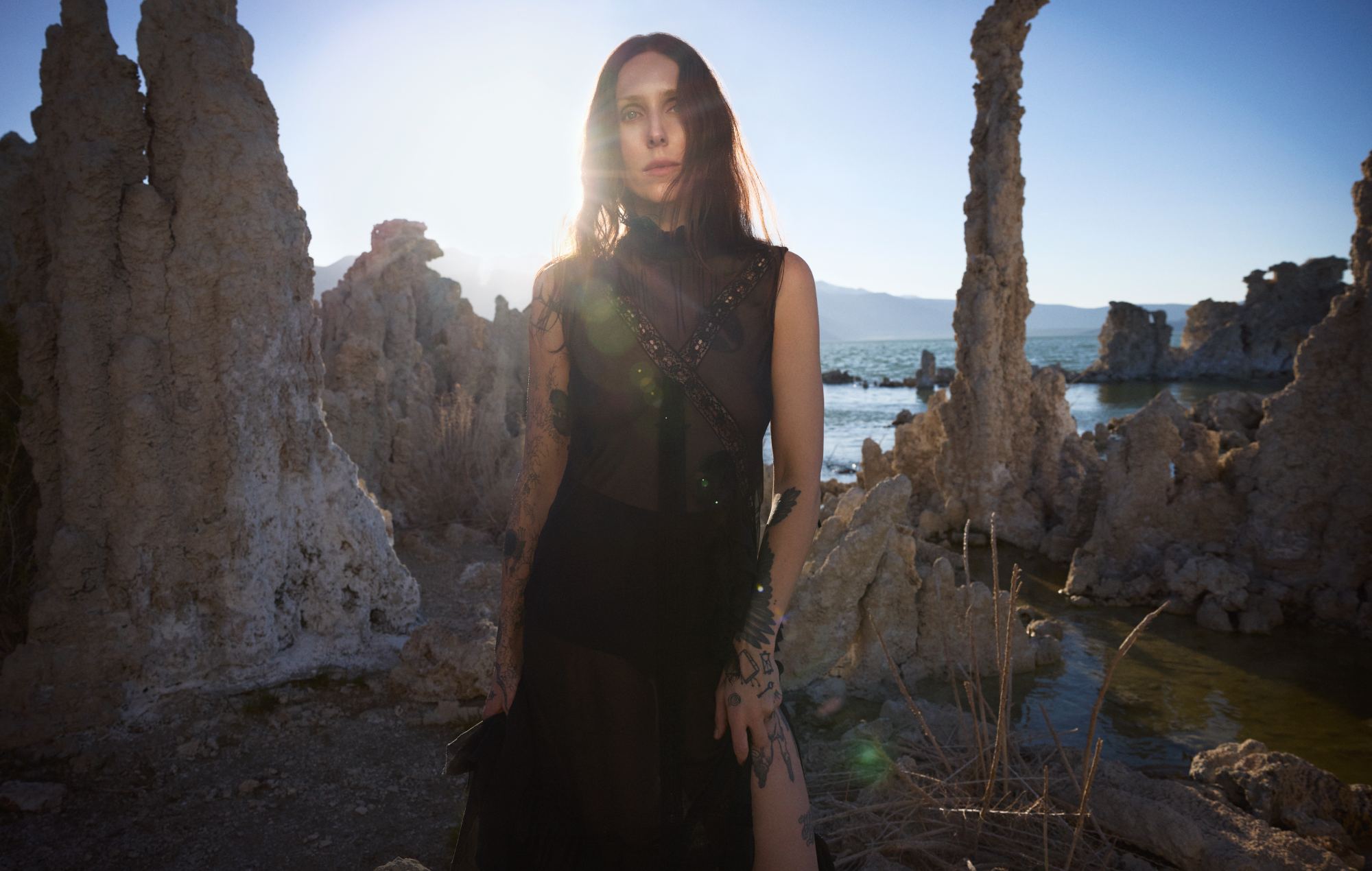 Chelsea Wolfe taler om nyt album 'The Dark': "Jeg var nødt til at gå igennem nogle svære tider for at stoppe med at opgive mig selv"
