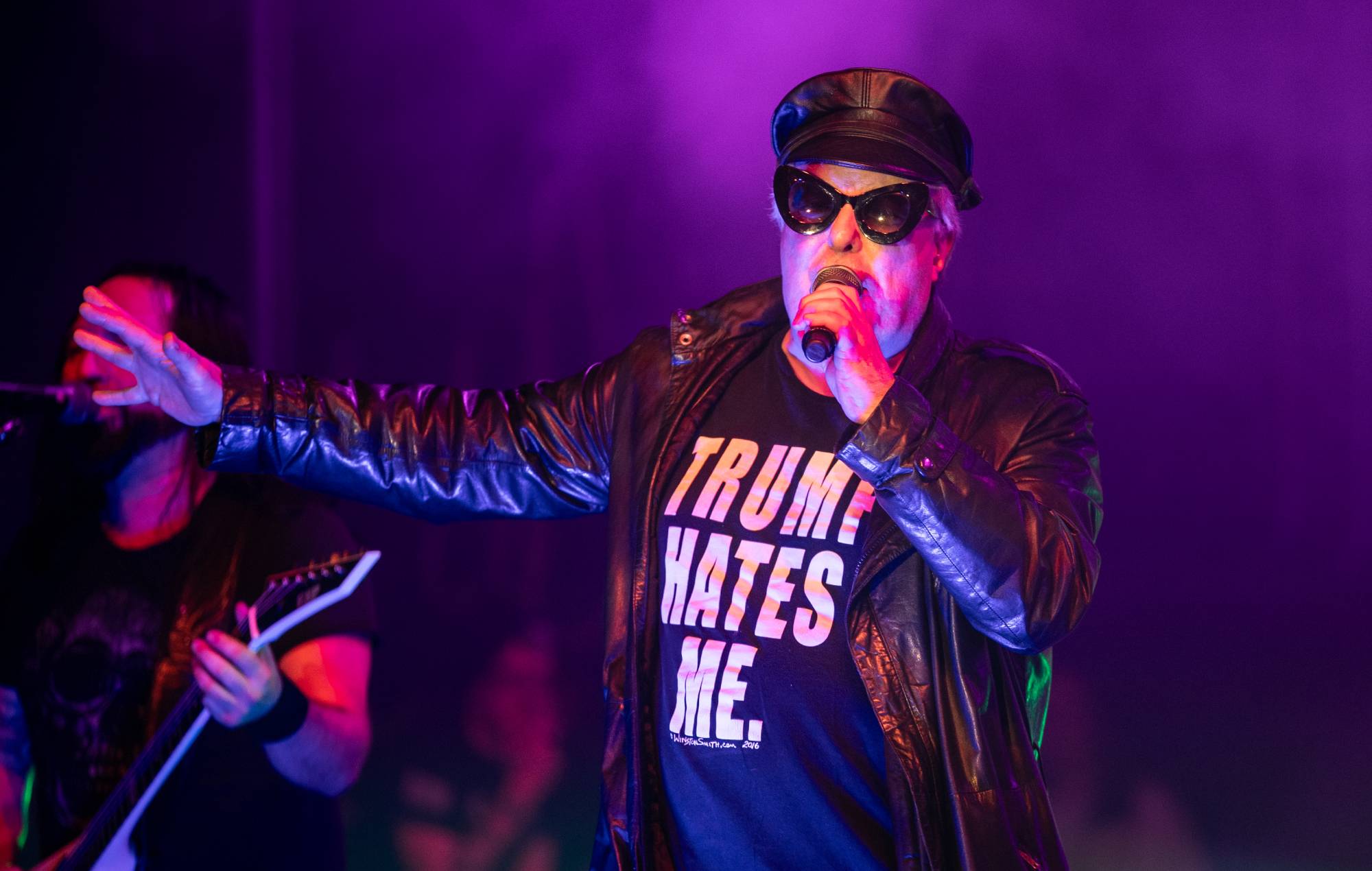 Se den tidligere Dead Kennedys-legende Jello Biafra vende tilbage til scenen blot måneder efter at have fået et slagtilfælde