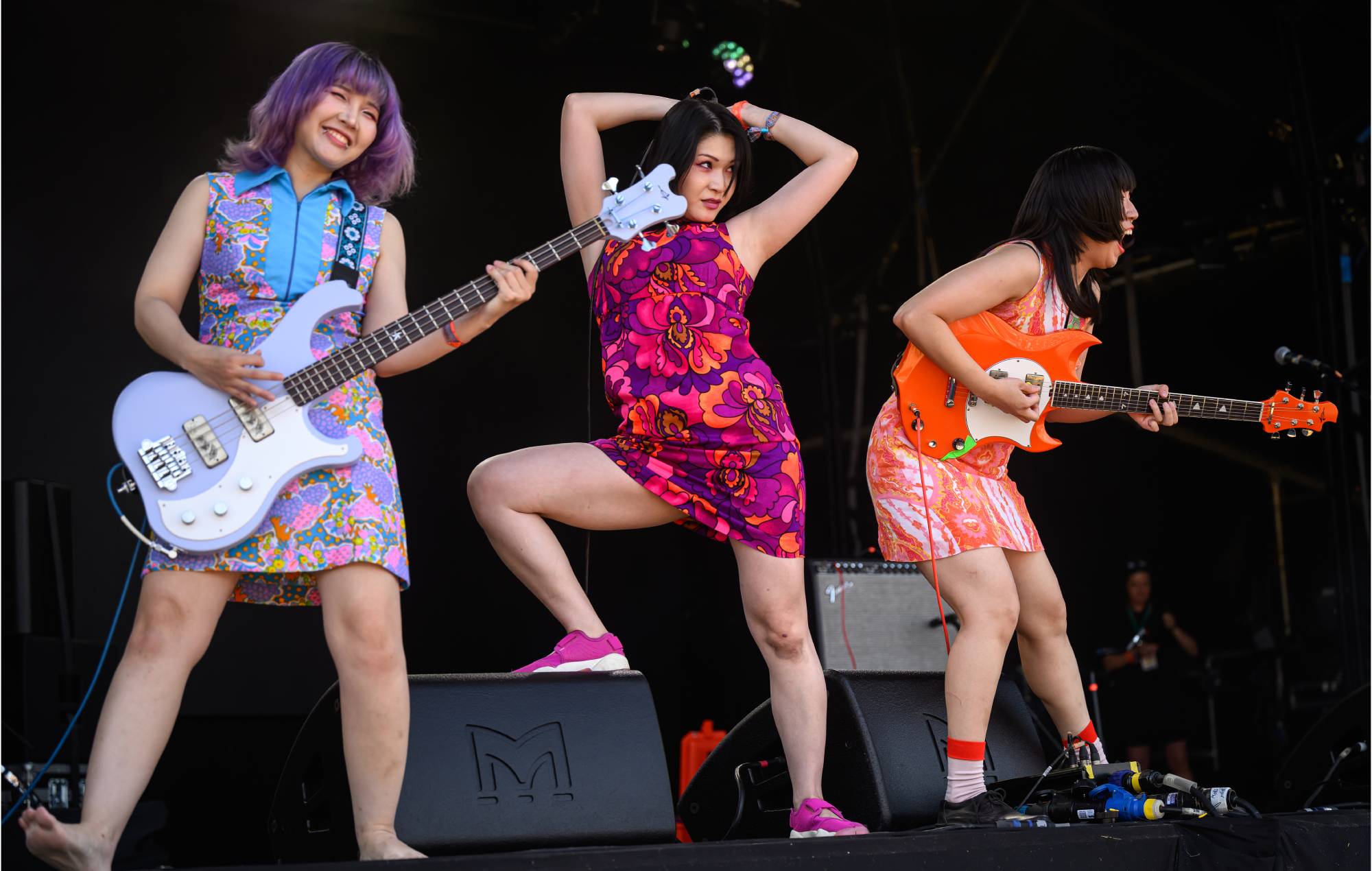 Otoboke Beaver undskylder for at kaste guitar og indlægge fan