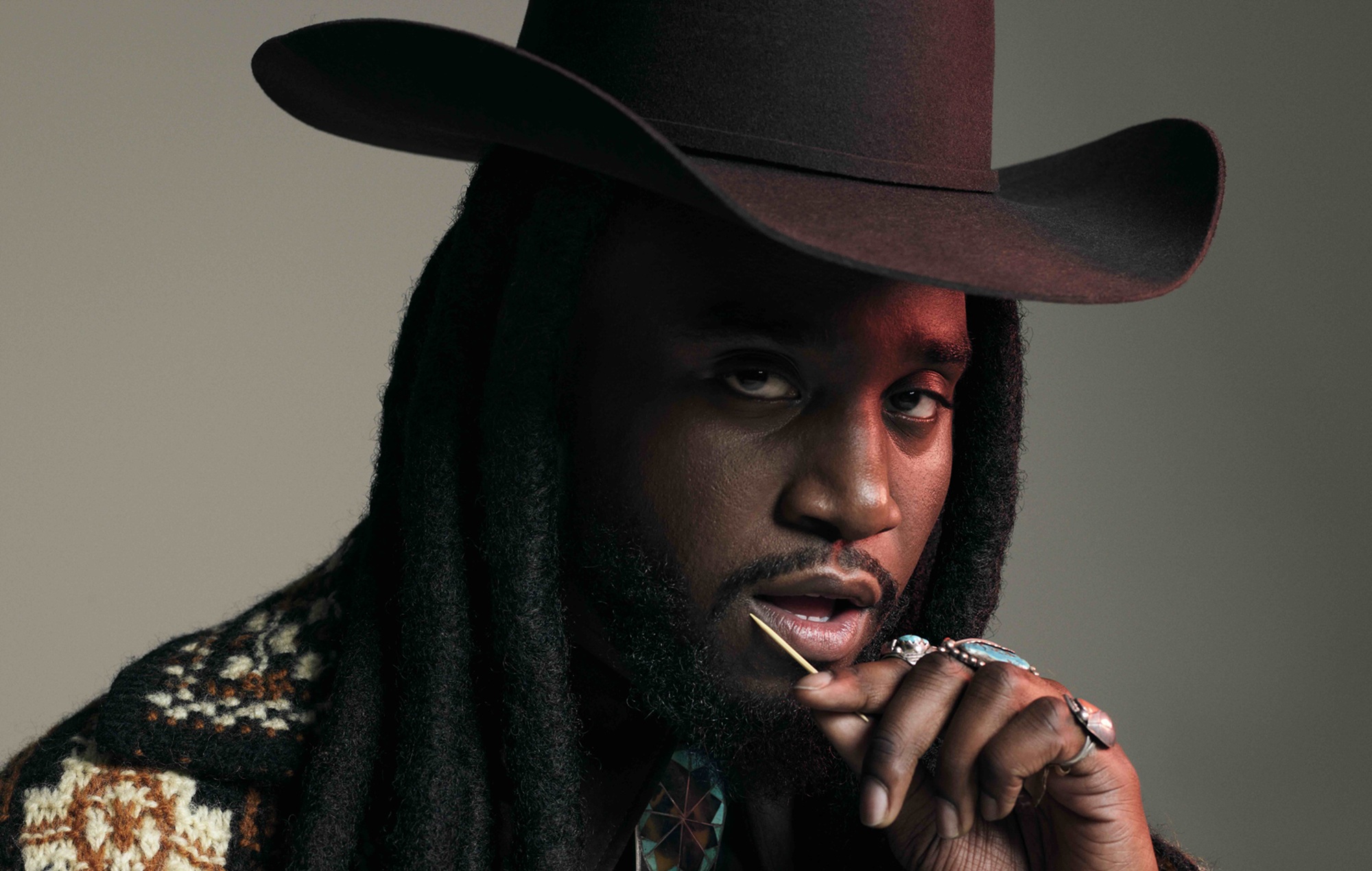 Shaboozey – 'The Outlaw Cherie Lee & Other Western Tales' anmeldelse: en ambitiøs, filmisk fortælling om kærlighed og hævn