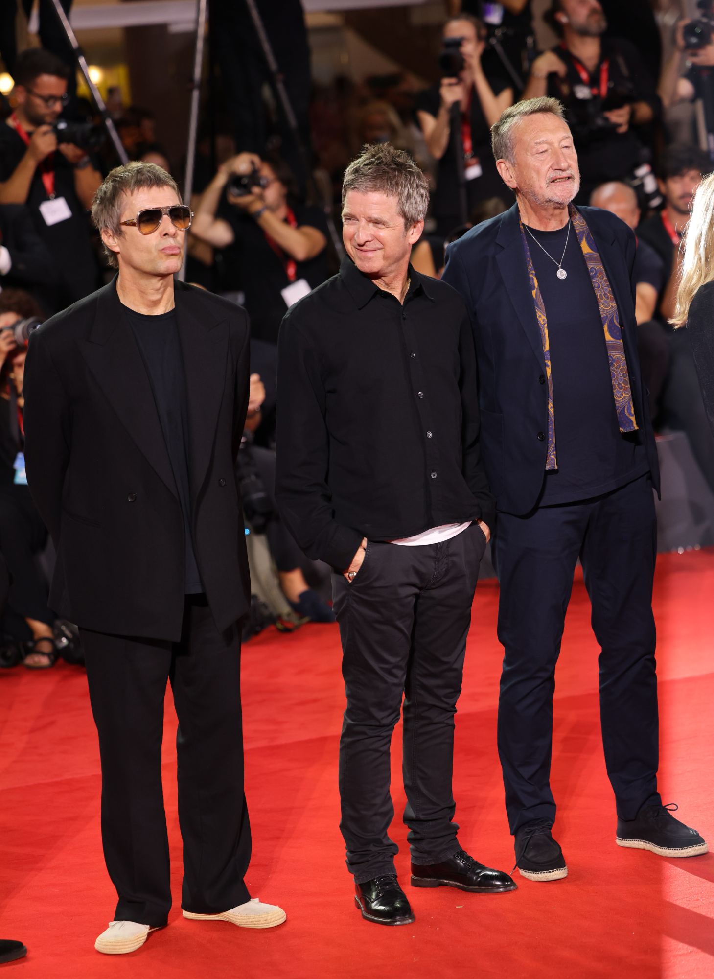 Liam Gallagher, Noel Gallagher og Steven Knight deltager i 'Oasis: Don't Look Back in Anger'-visningen på Venedig International Film Festival 2026 (Foto af Max Cisotti/Dave Benett/WireImage)