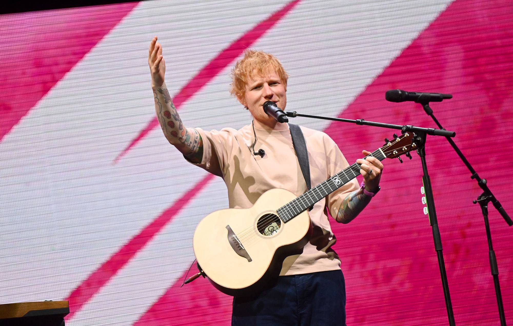 Support og backingband trækker sig ud af Ed Sheerans turné over Macklemore Palæstina-kontroversen