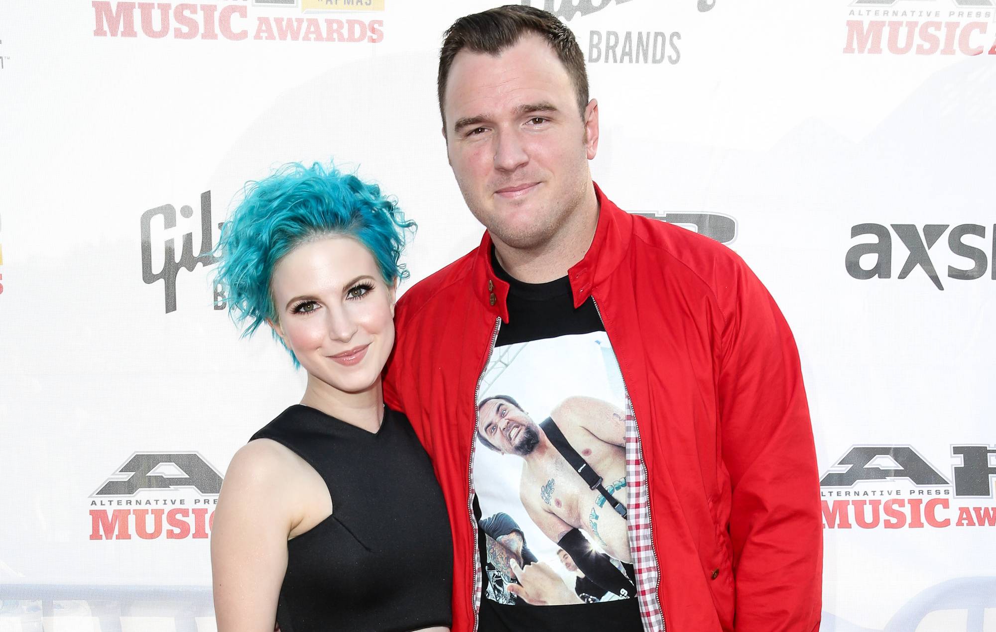Hayley Williams hylder den afdøde eksmand, New Found Glory-guitarist Chad Gilbert: "Hans indflydelse og attitude førte genren fremad"
