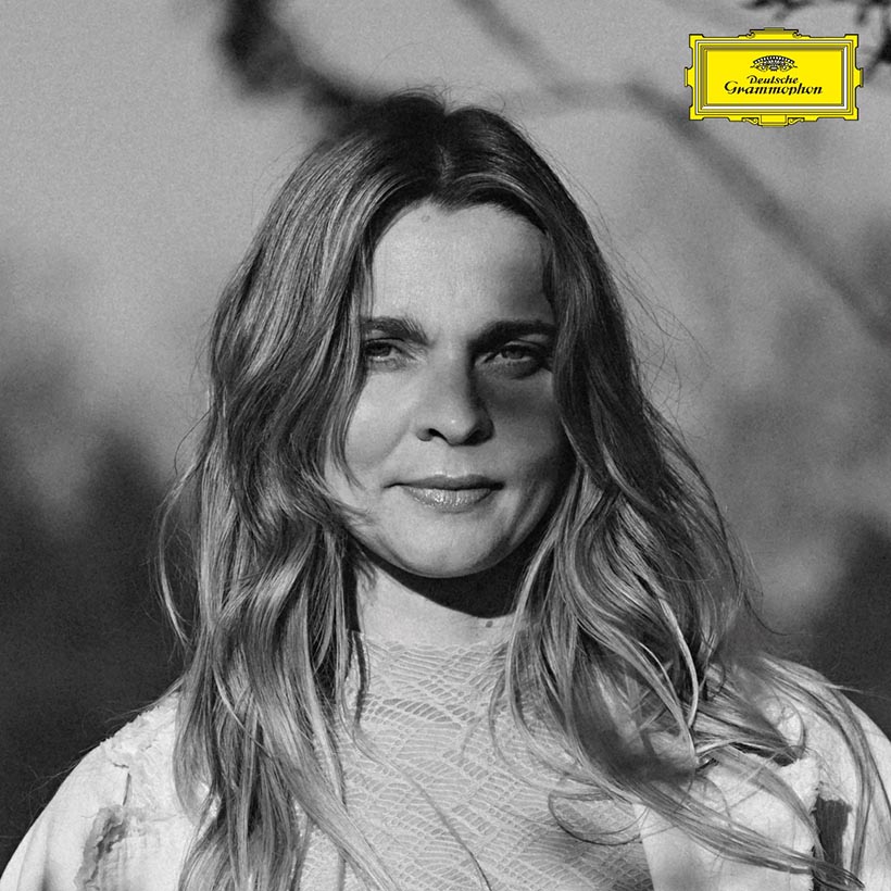 Hildur Guðnadóttir udvider 'Floods' med fuldt orkester